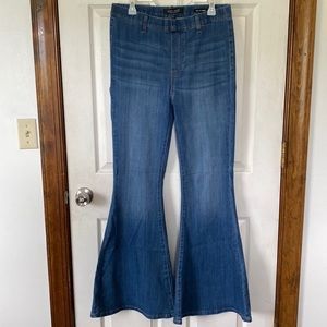 Judy Blue pull up super bell bottom jeans.